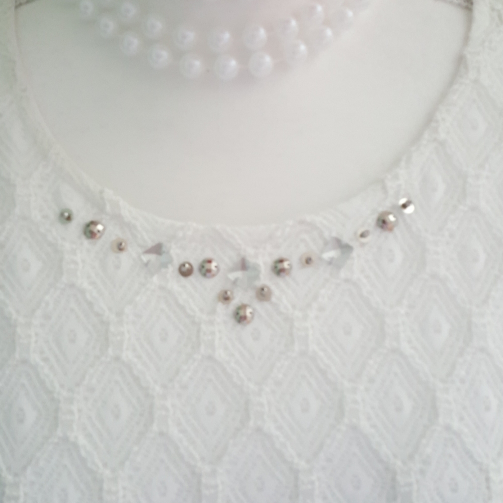 2 for $20 White dressy blouse - Picture 2 of 3